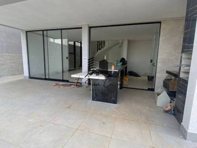 Casa para Venda em Contagem - 2