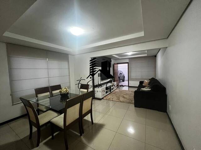 Casa para Venda em Contagem - 2