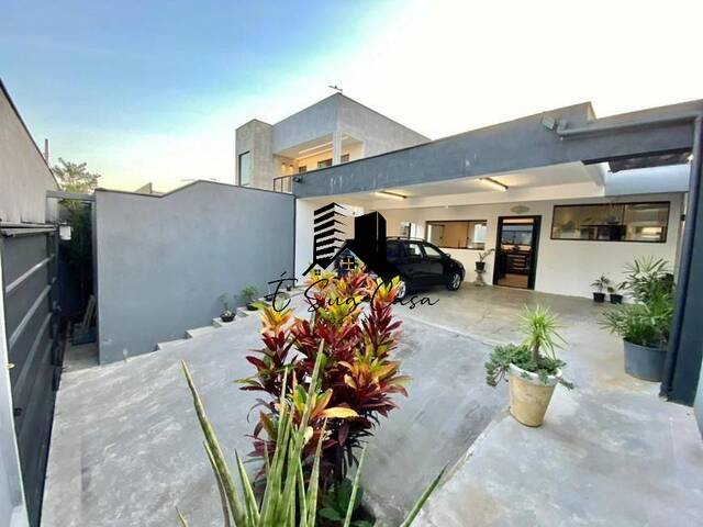 Casa para Venda em Contagem - 2