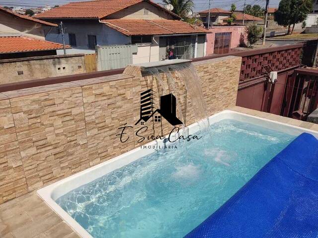 Casa para Venda em Contagem - 2