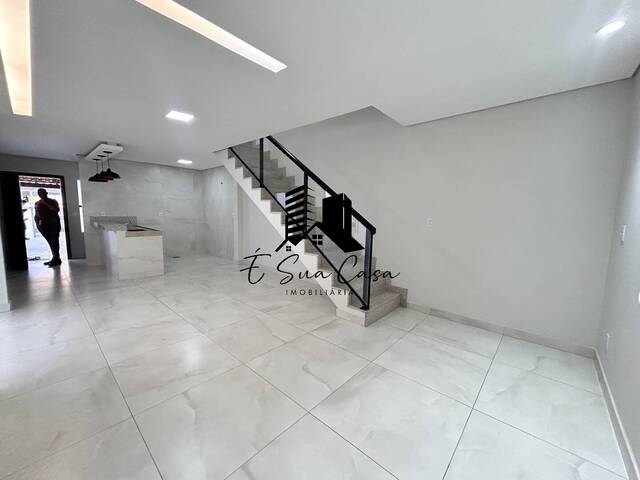 Casa para Venda em Contagem - 3