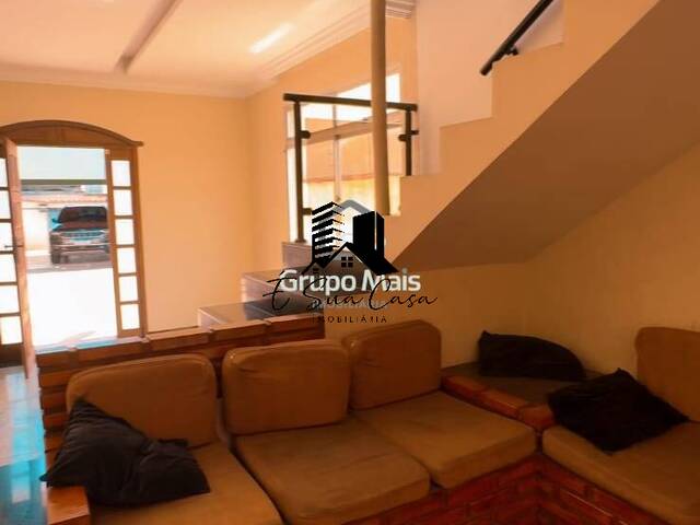Casa para Venda em Contagem - 3