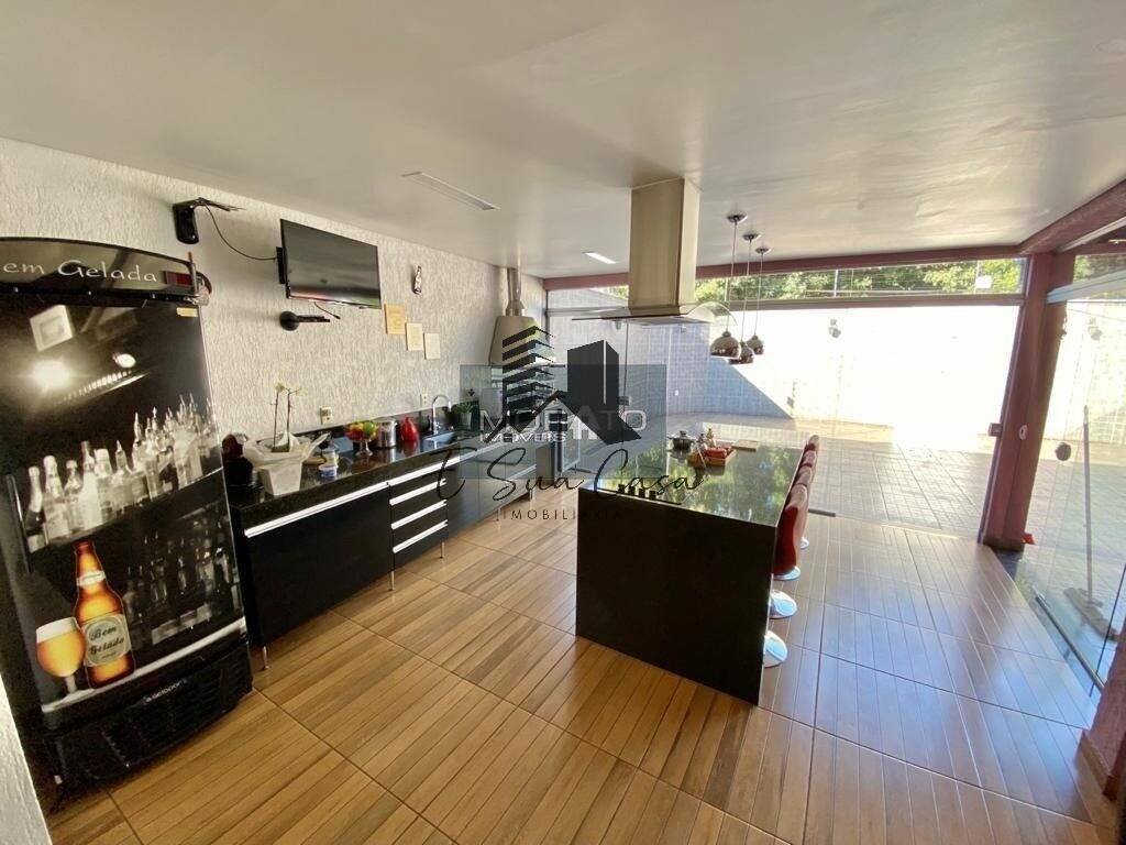 Casa, 4 quartos, 240 m² - Foto 8