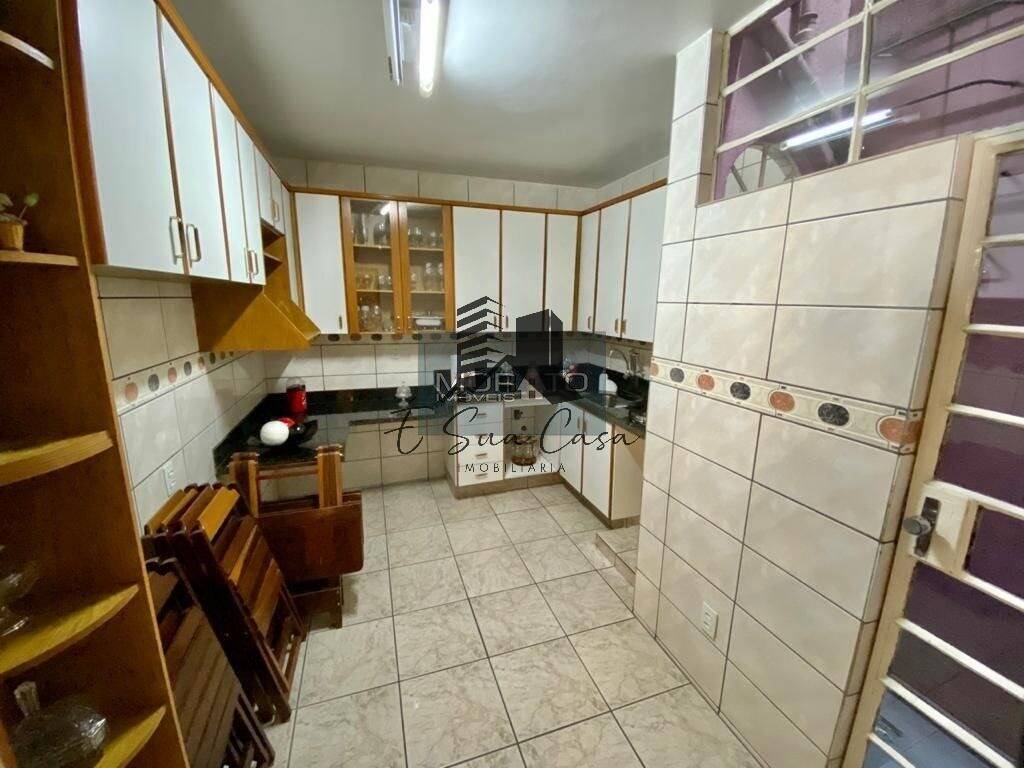 Casa, 4 quartos, 240 m² - Foto 11