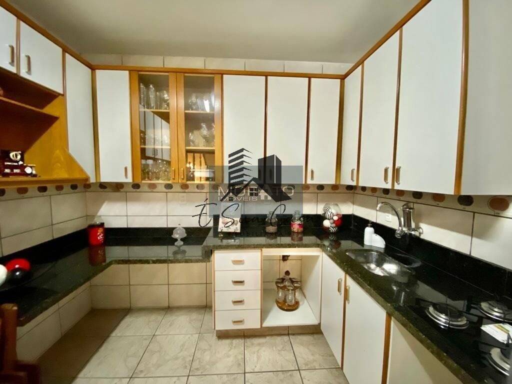 Casa, 4 quartos, 240 m² - Foto 12