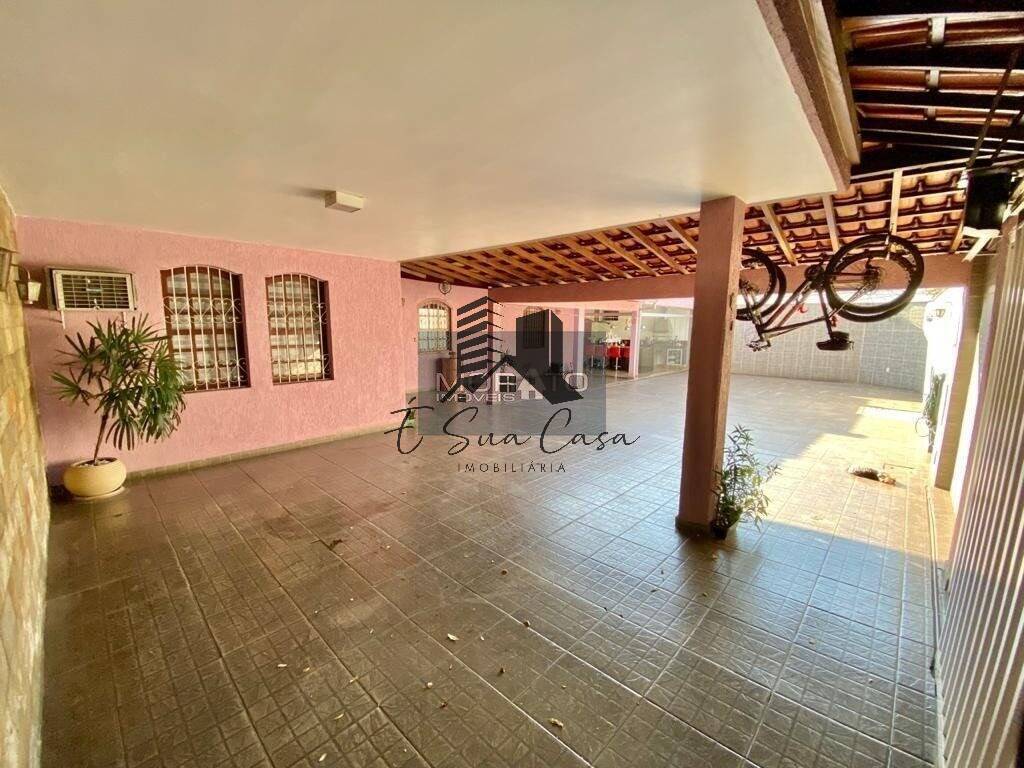 Casa, 4 quartos, 240 m² - Foto 24