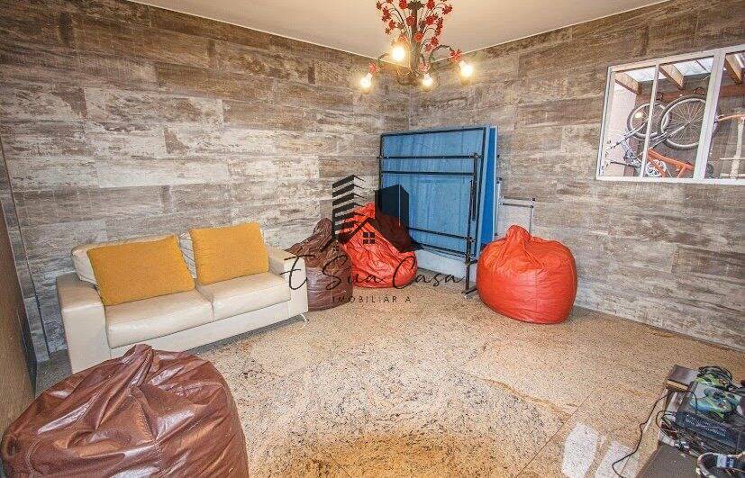 Casa à venda com 4 quartos, 390m² - Foto 2