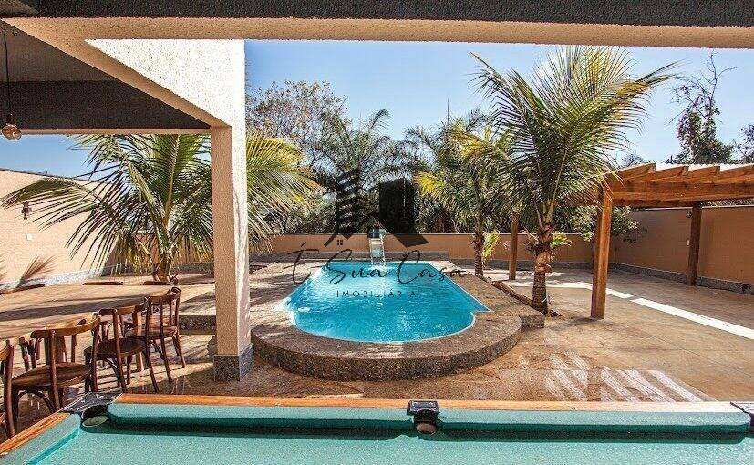 Casa à venda com 4 quartos, 390m² - Foto 1