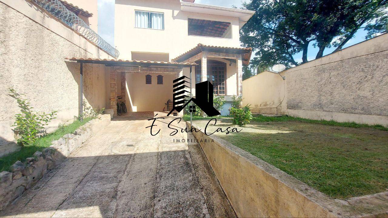 Casa, 3 quartos, 196 m² - Foto 1