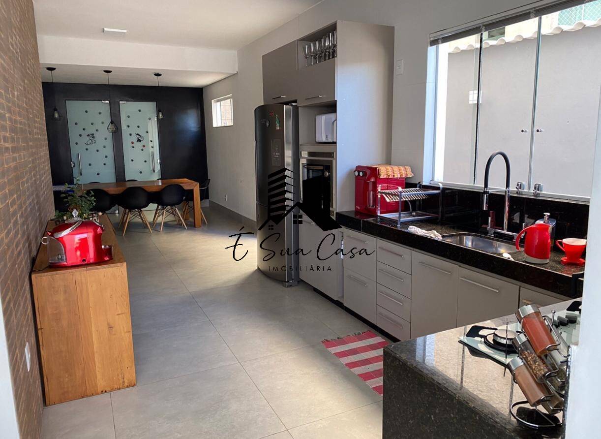 Casa, 3 quartos, 290 m² - Foto 3