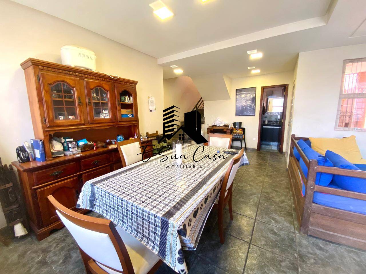 Casa à venda com 4 quartos, 280m² - Foto 2
