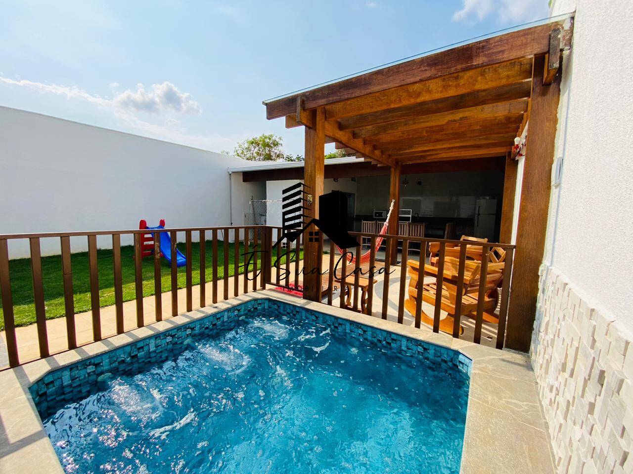 Casa, 3 quartos, 210 m² - Foto 1