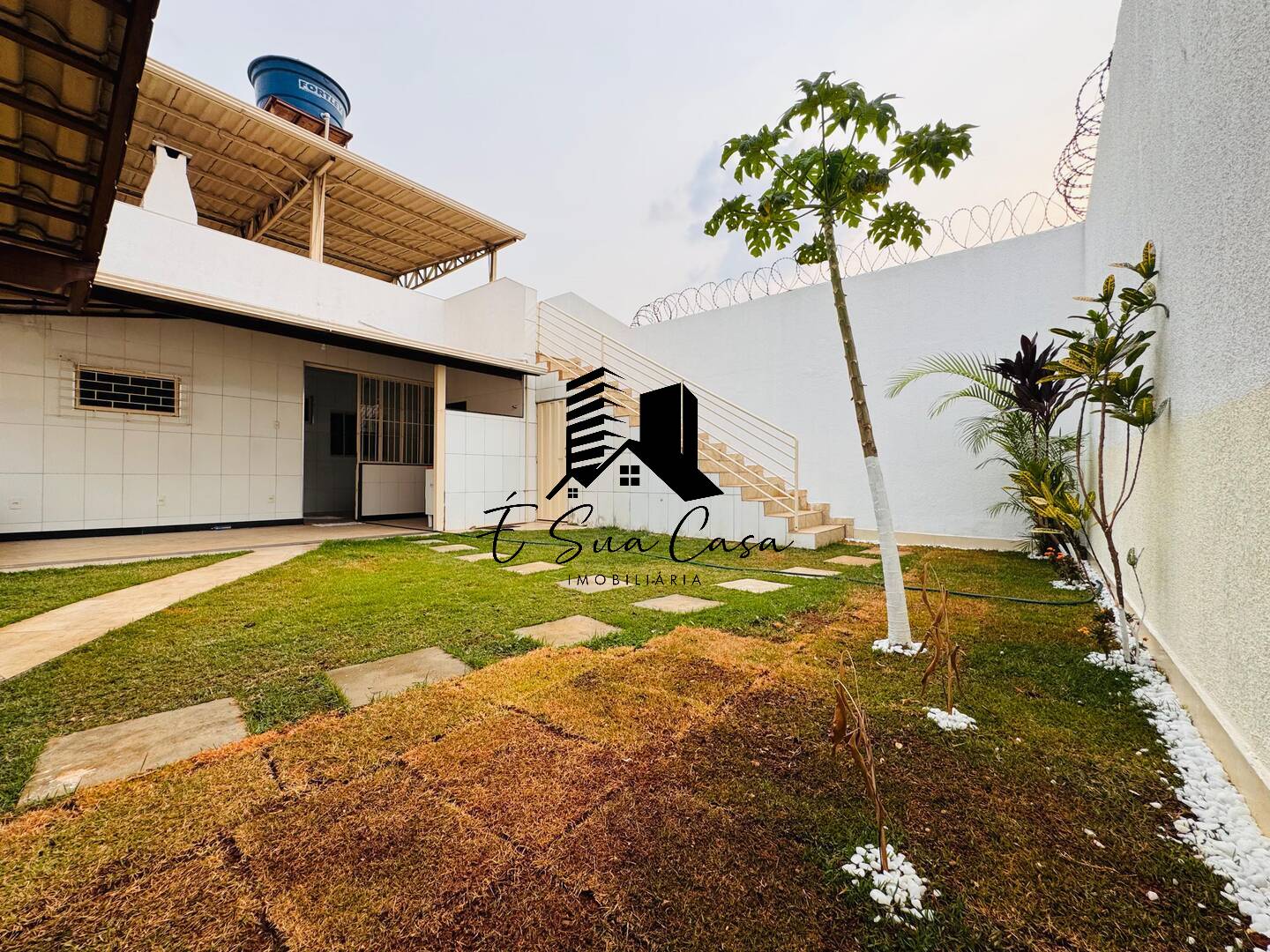 Casa, 2 quartos, 300 m² - Foto 1