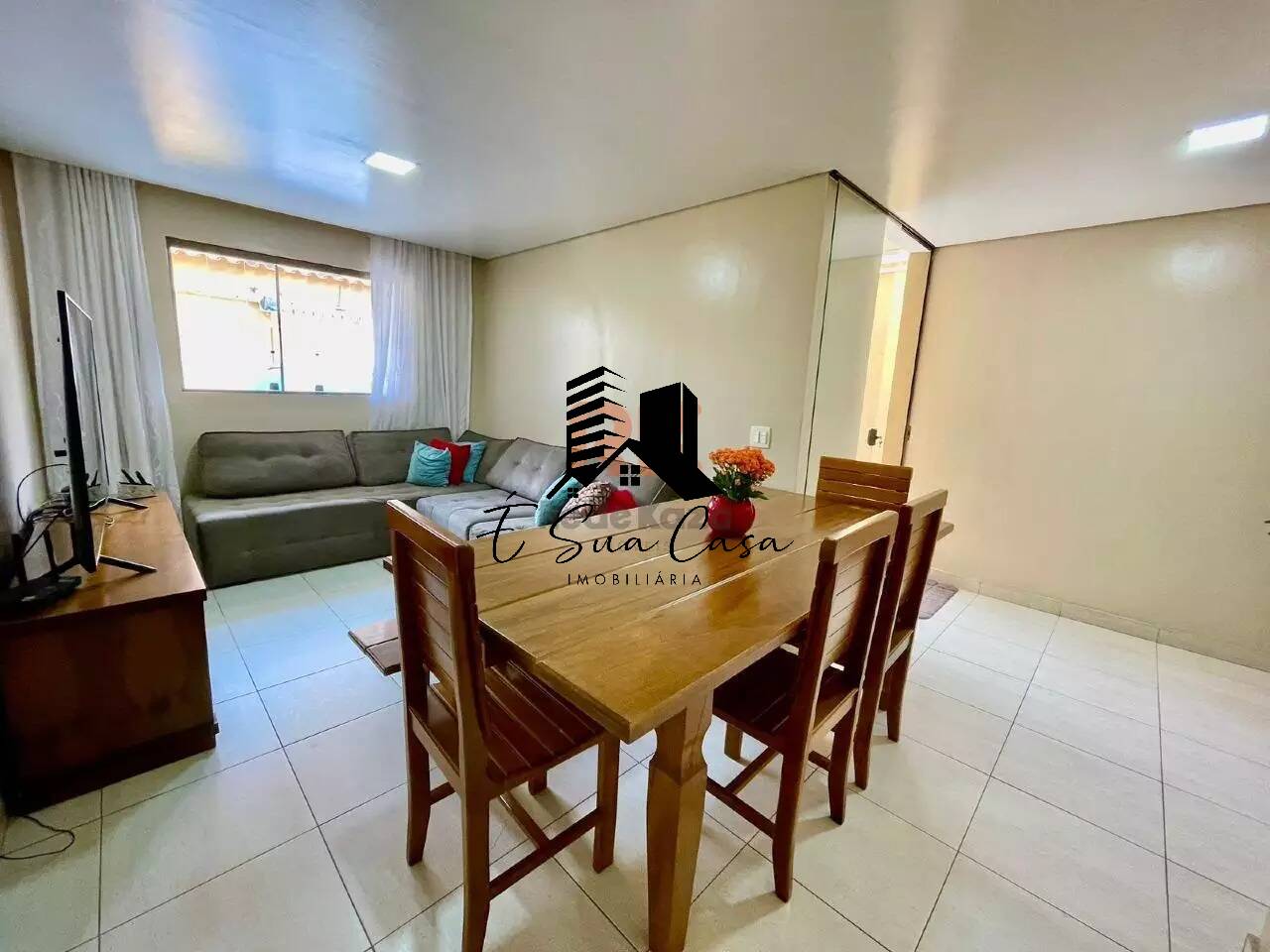 Casa, 4 quartos, 220 m² - Foto 2