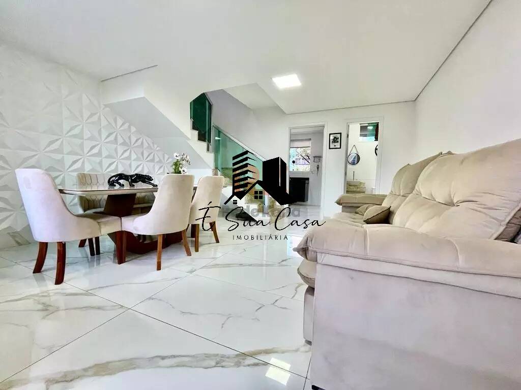 Casa à venda com 3 quartos, 153m² - Foto 1