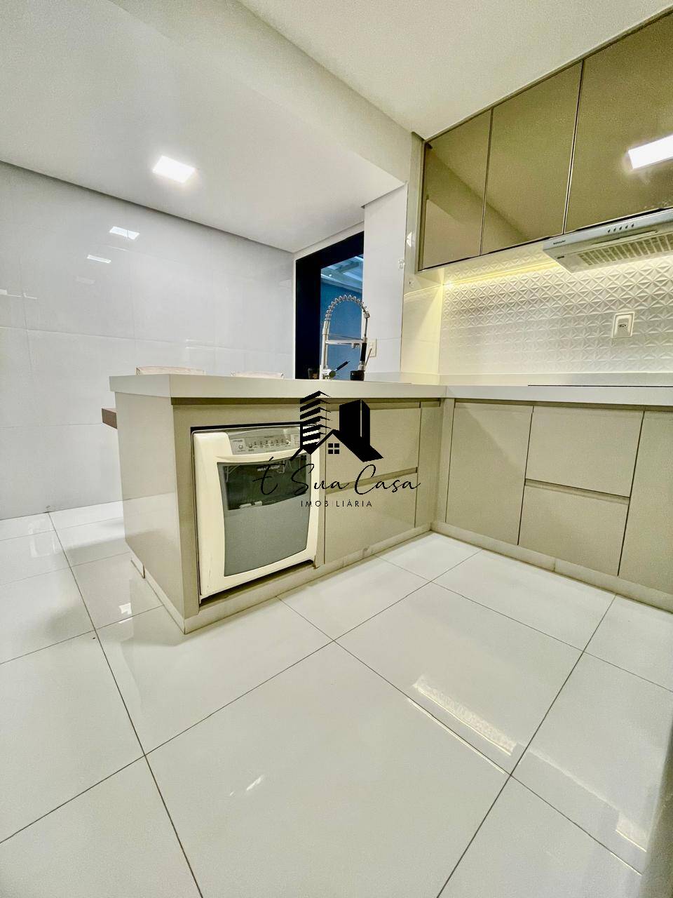 Apartamento à venda com 2 quartos, 77m² - Foto 7