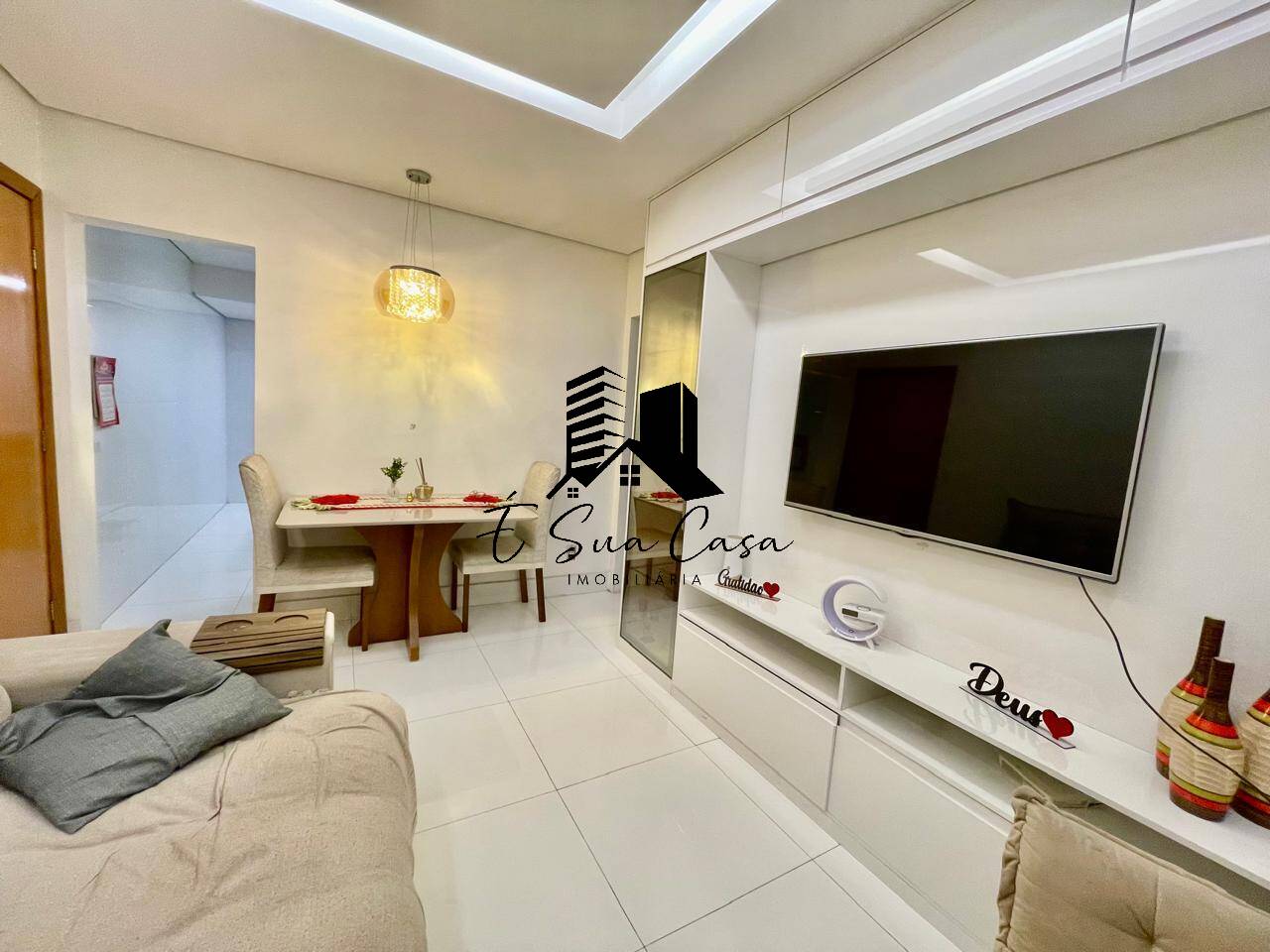 Apartamento à venda com 2 quartos, 77m² - Foto 4