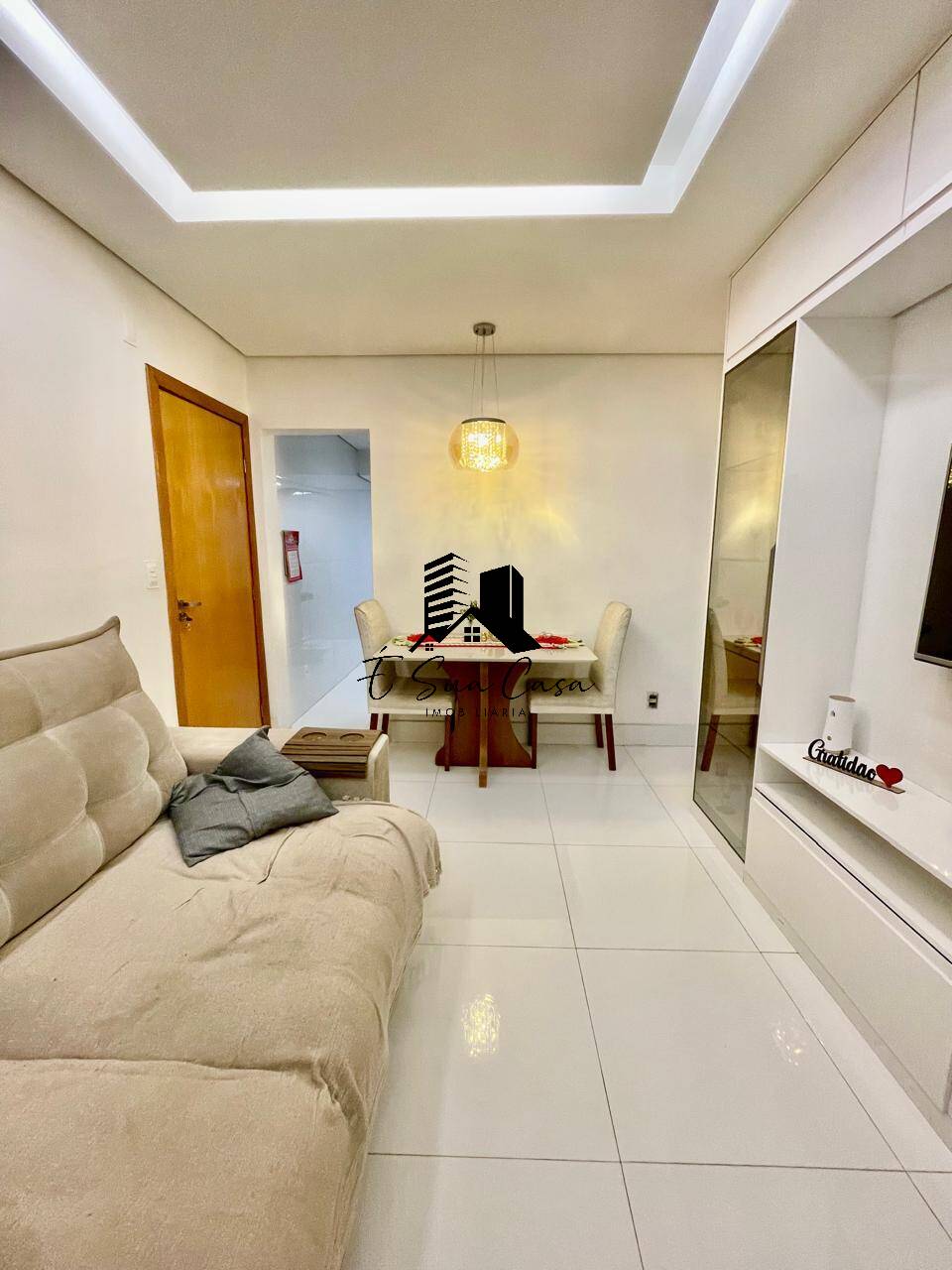 Apartamento à venda com 2 quartos, 77m² - Foto 3