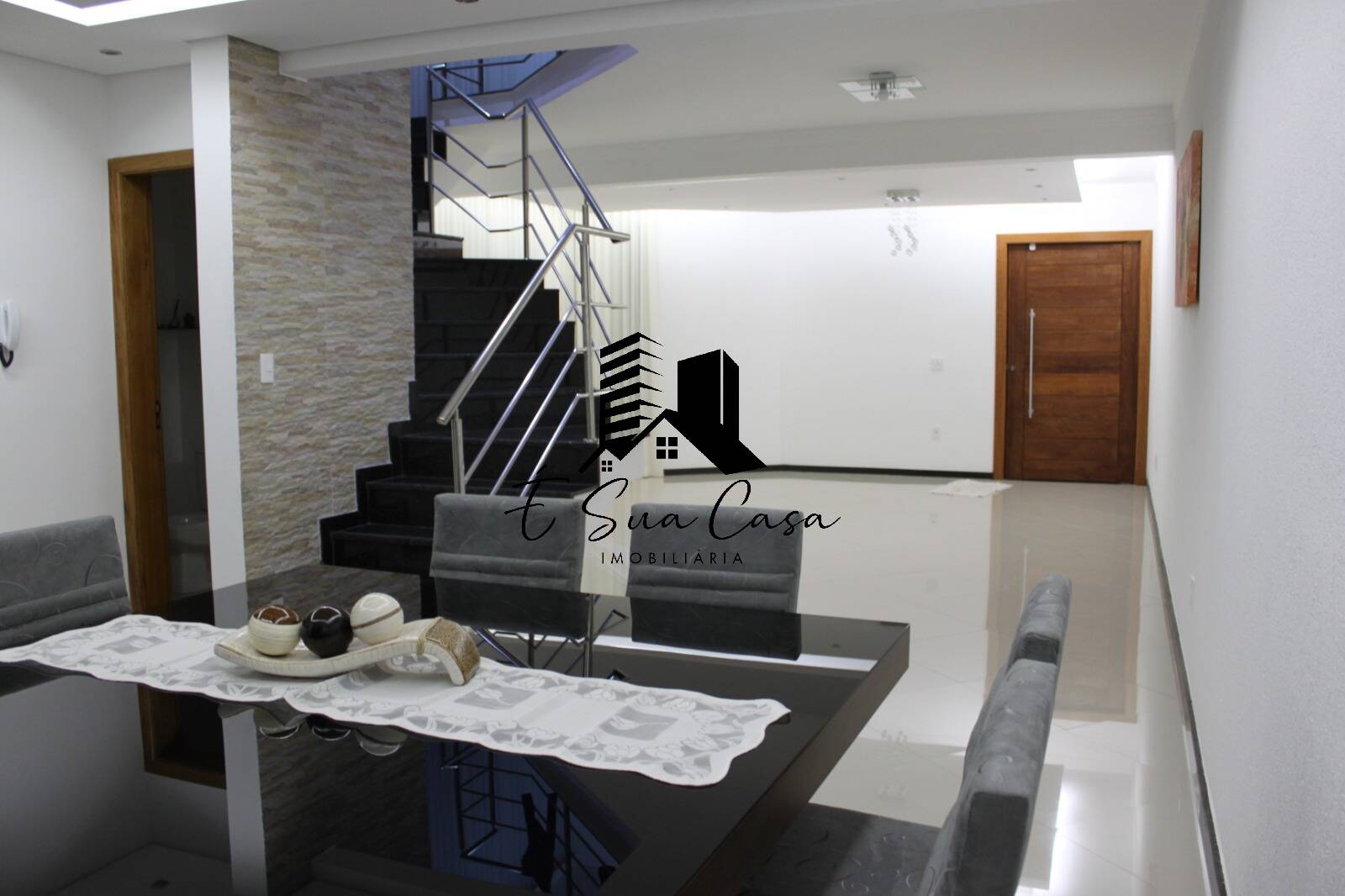 Casa, 3 quartos, 250 m² - Foto 1