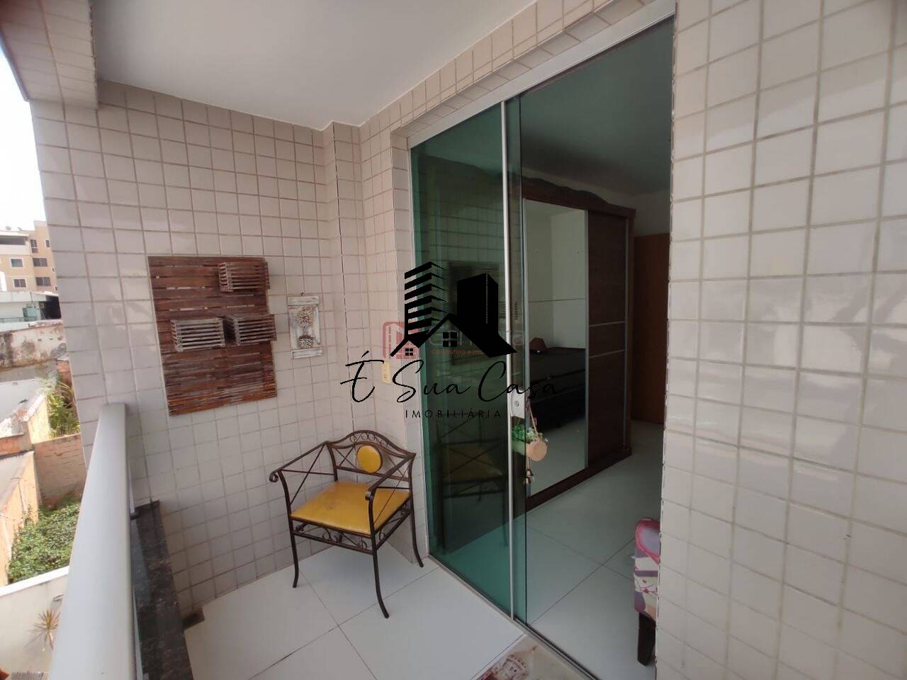 Apartamento à venda com 2 quartos, 65m² - Foto 1