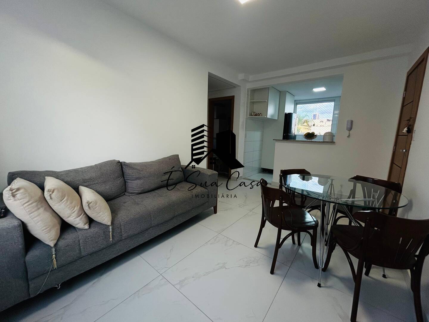 Apartamento à venda com 2 quartos, 58m² - Foto 1
