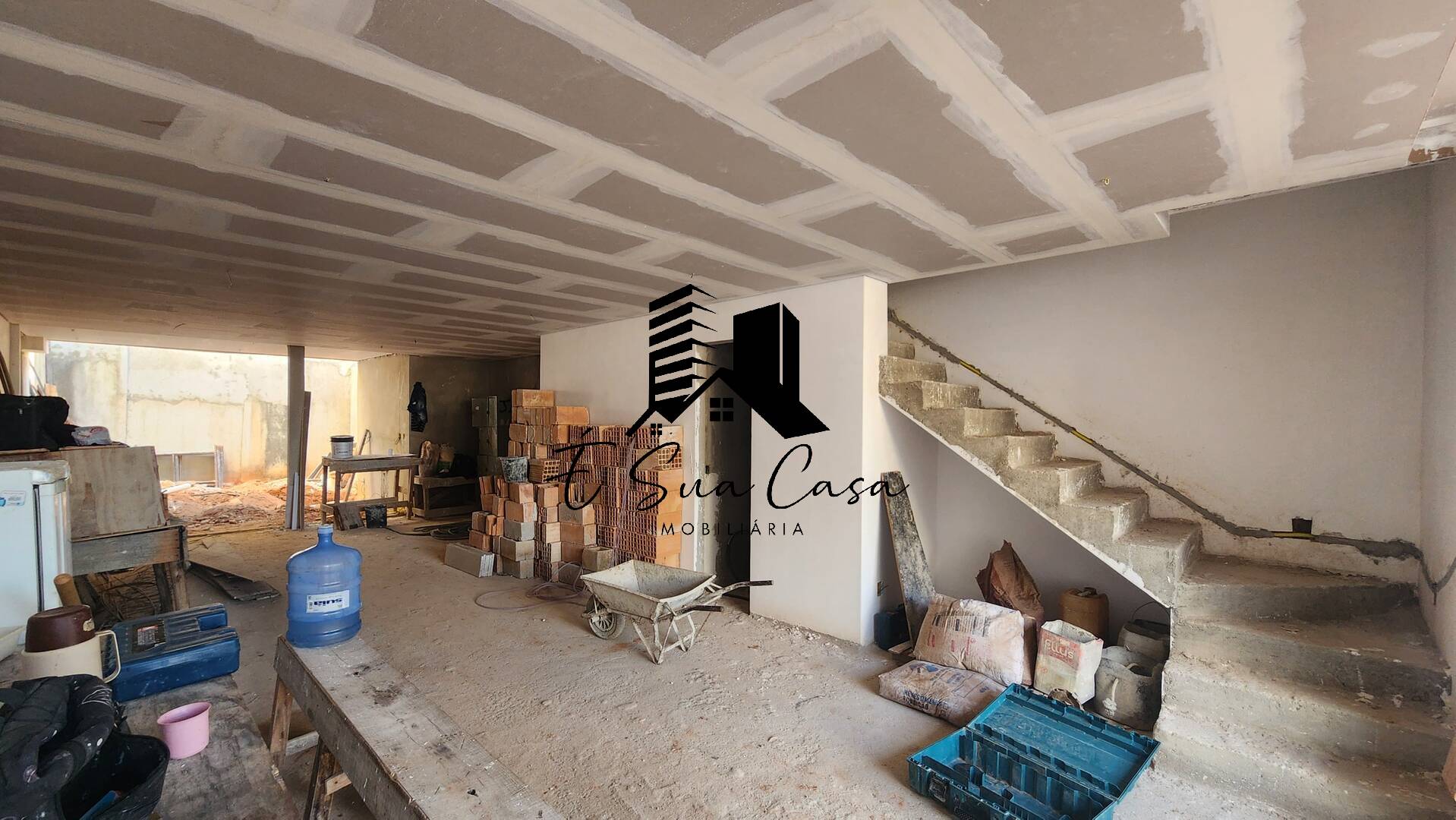 Casa à venda com 3 quartos, 180m² - Foto 4