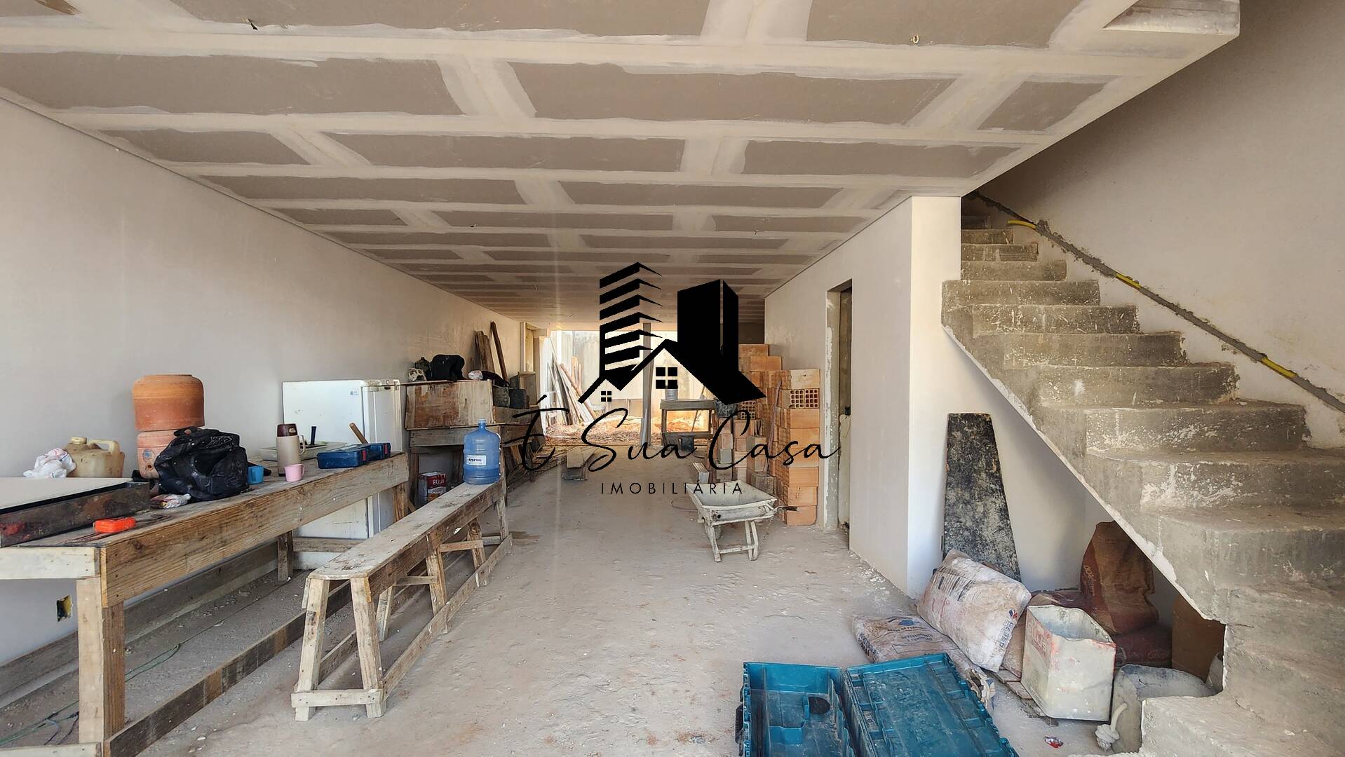Casa à venda com 3 quartos, 180m² - Foto 2