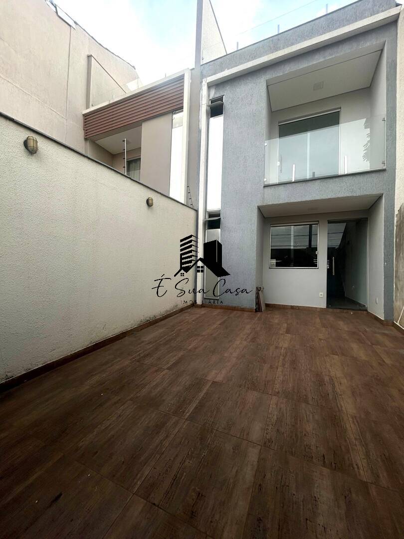 Casa, 3 quartos, 213 m² - Foto 2
