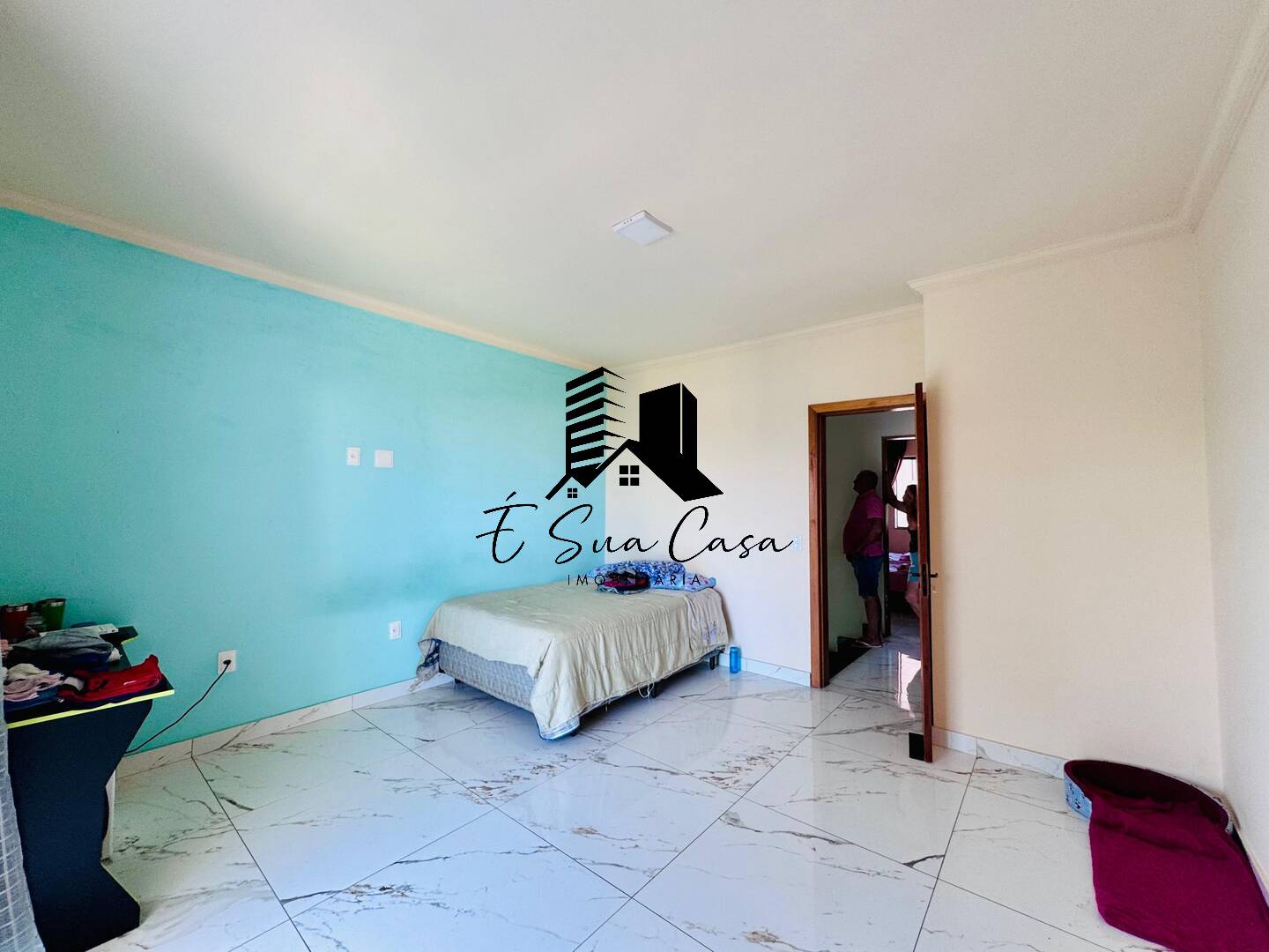 Casa à venda com 4 quartos, 220m² - Foto 10