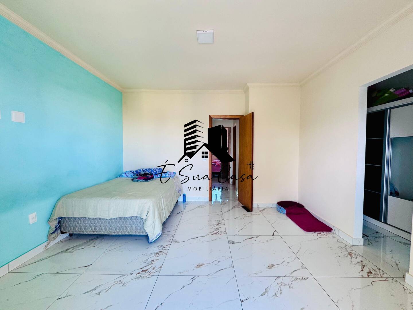 Casa à venda com 4 quartos, 220m² - Foto 9