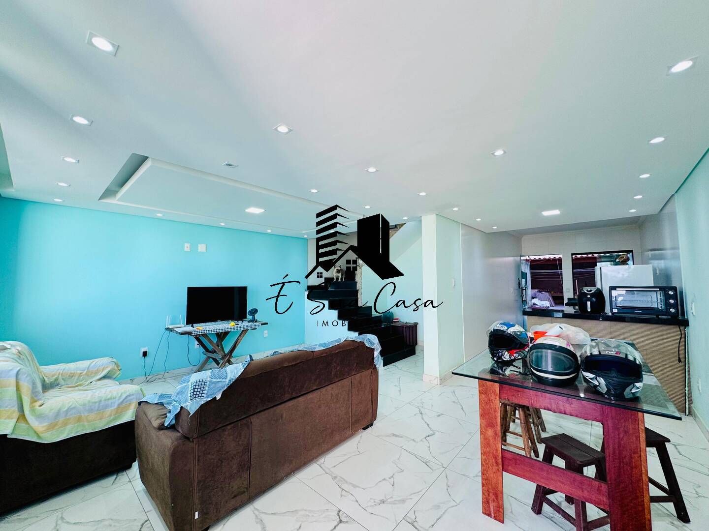 Casa à venda com 4 quartos, 220m² - Foto 4