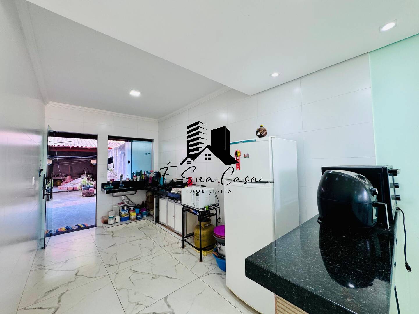 Casa à venda com 4 quartos, 220m² - Foto 21