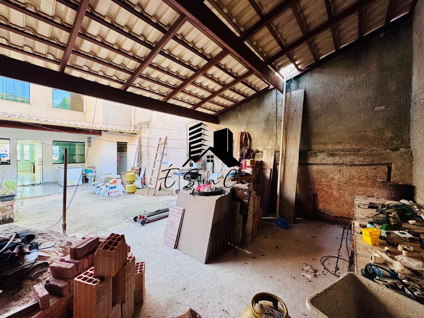 Casa à venda com 4 quartos, 220m² - Foto 25