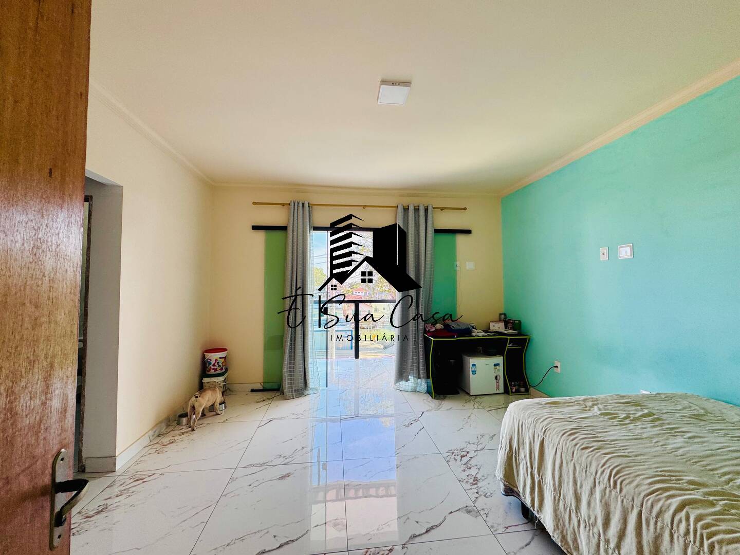Casa à venda com 4 quartos, 220m² - Foto 11