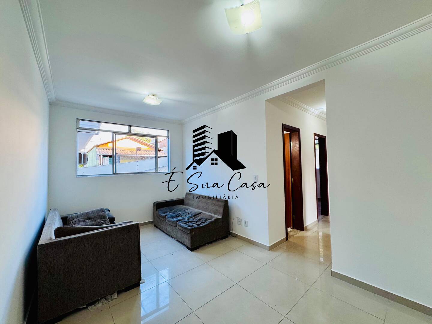 Apartamento à venda com 3 quartos, 75m² - Foto 2