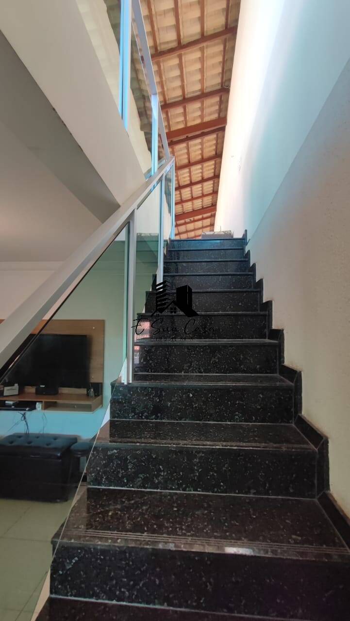 Casa à venda com 3 quartos, 168m² - Foto 3