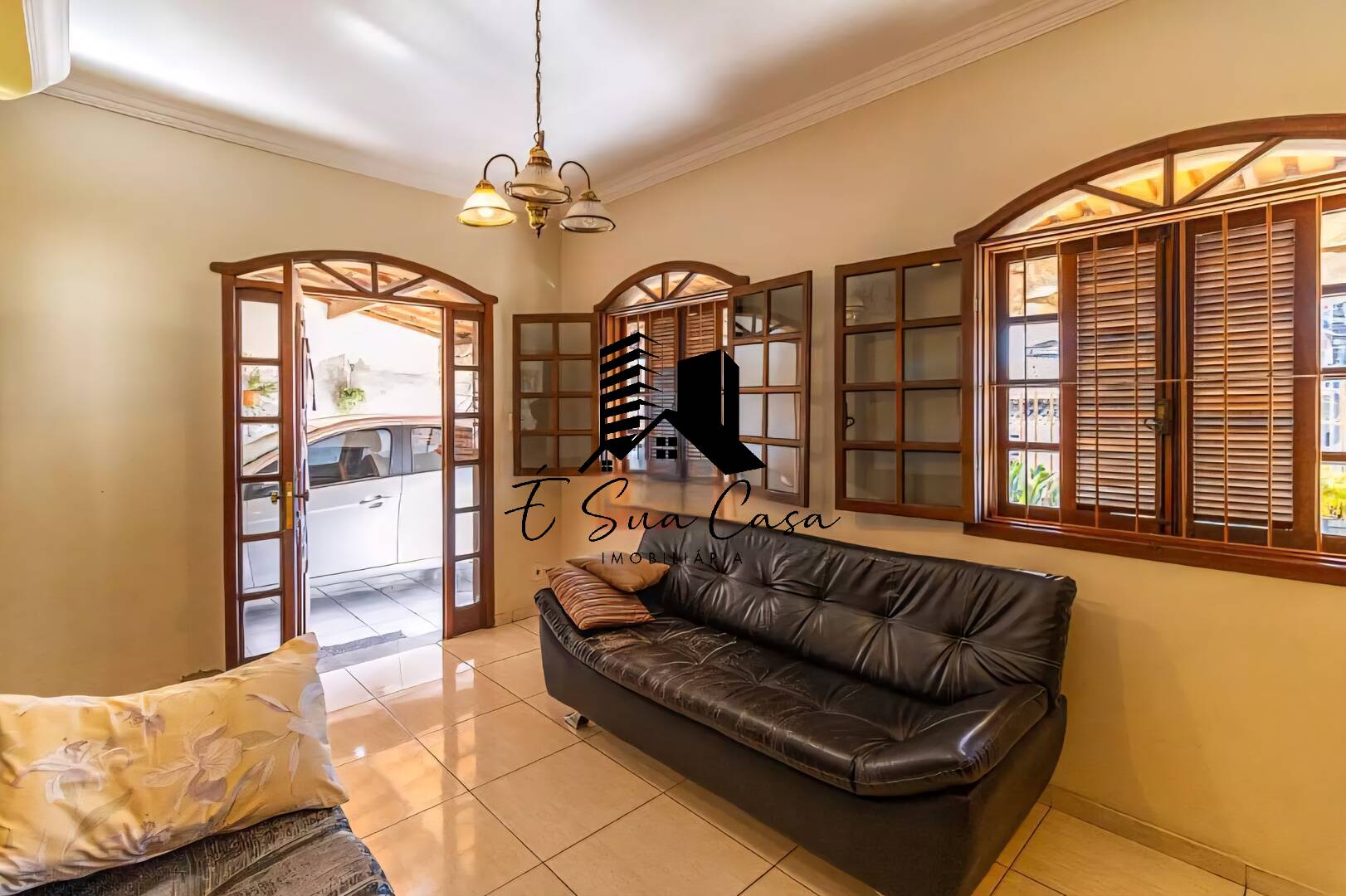 Casa à venda com 3 quartos, 360m² - Foto 4