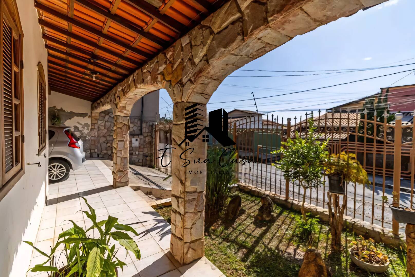 Casa à venda com 3 quartos, 360m² - Foto 3