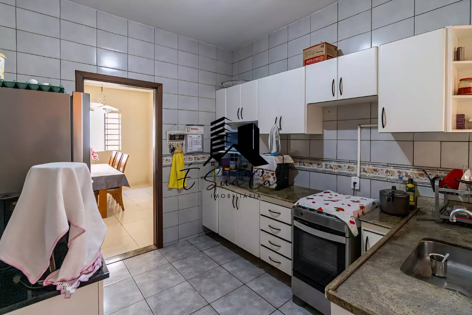 Casa à venda com 3 quartos, 360m² - Foto 9