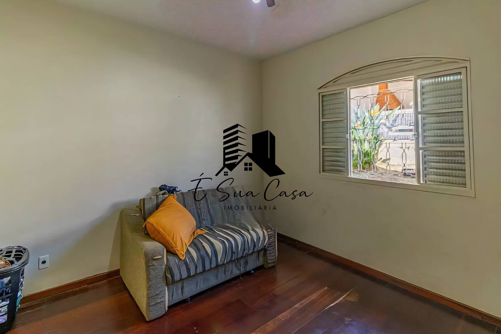 Casa à venda com 3 quartos, 360m² - Foto 17
