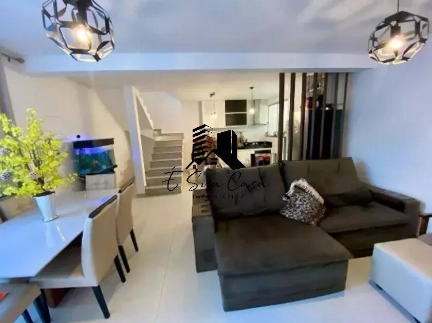 Casa à venda com 2 quartos, 155m² - Foto 2