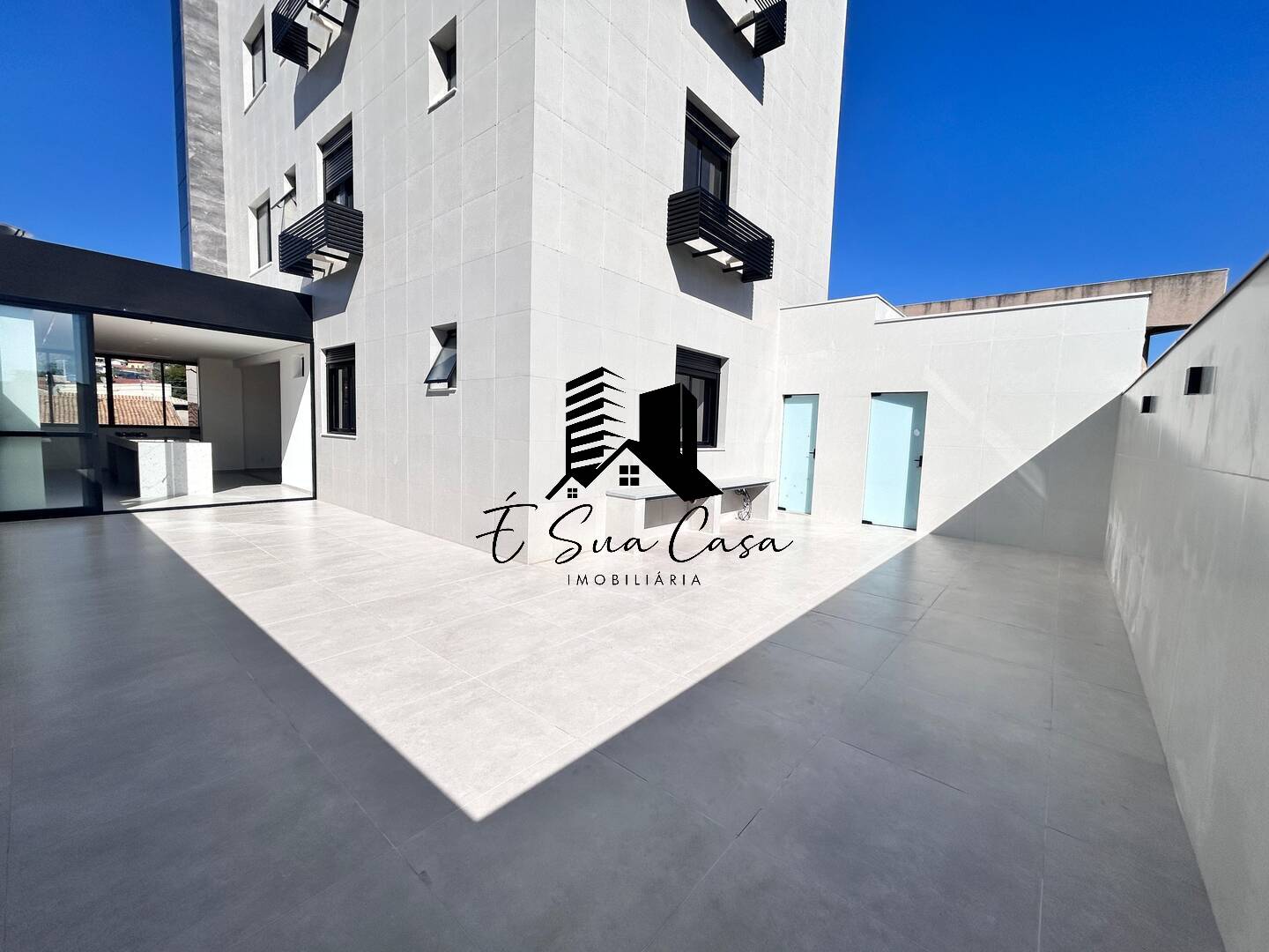 Apartamento para alugar com 3 quartos, 225m² - Foto 13