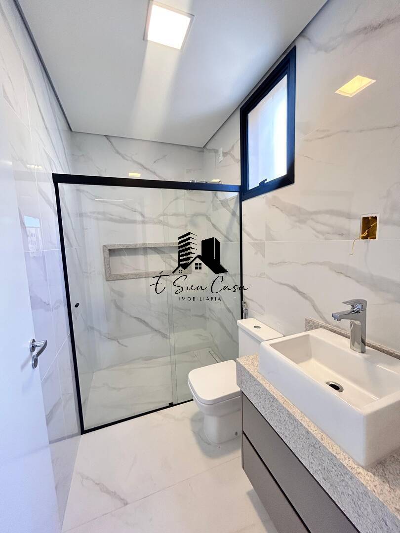 Apartamento para alugar com 3 quartos, 225m² - Foto 19
