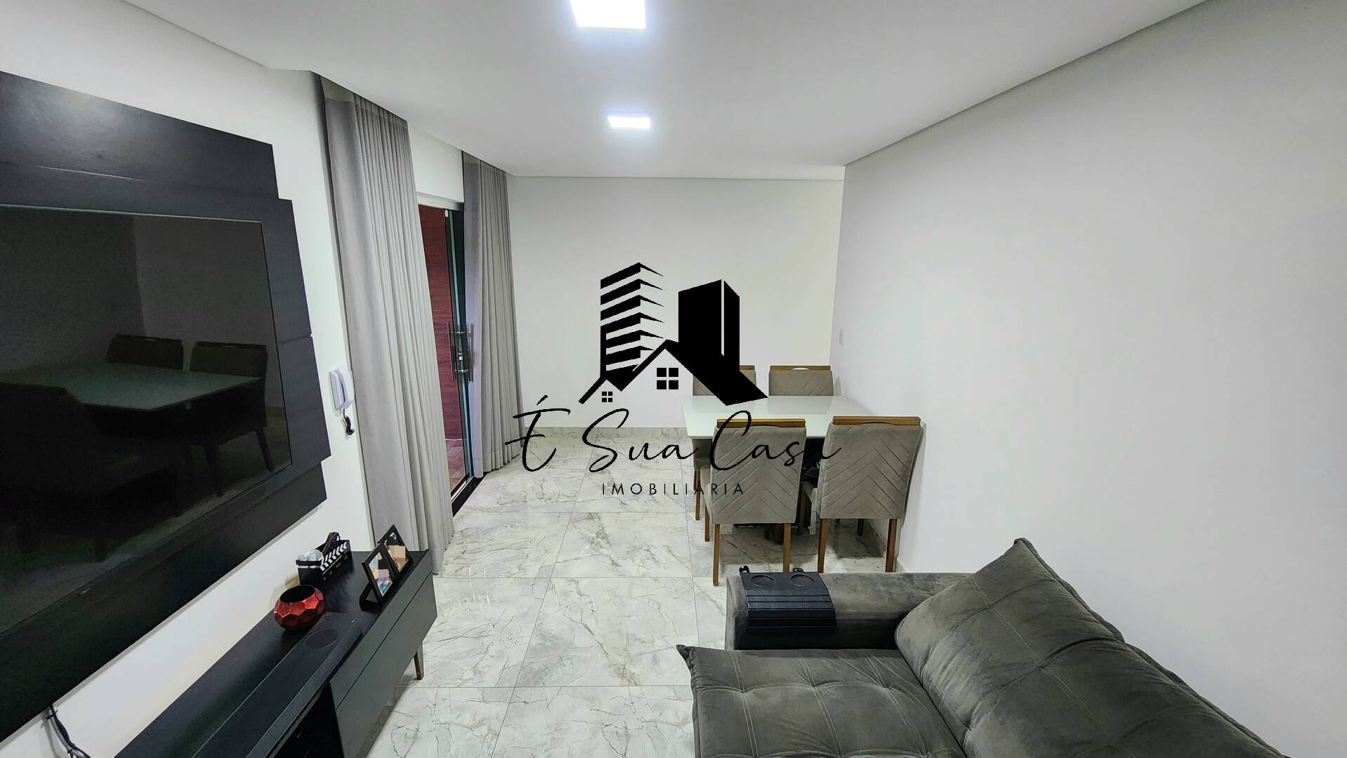 Casa à venda com 2 quartos, 141m² - Foto 2