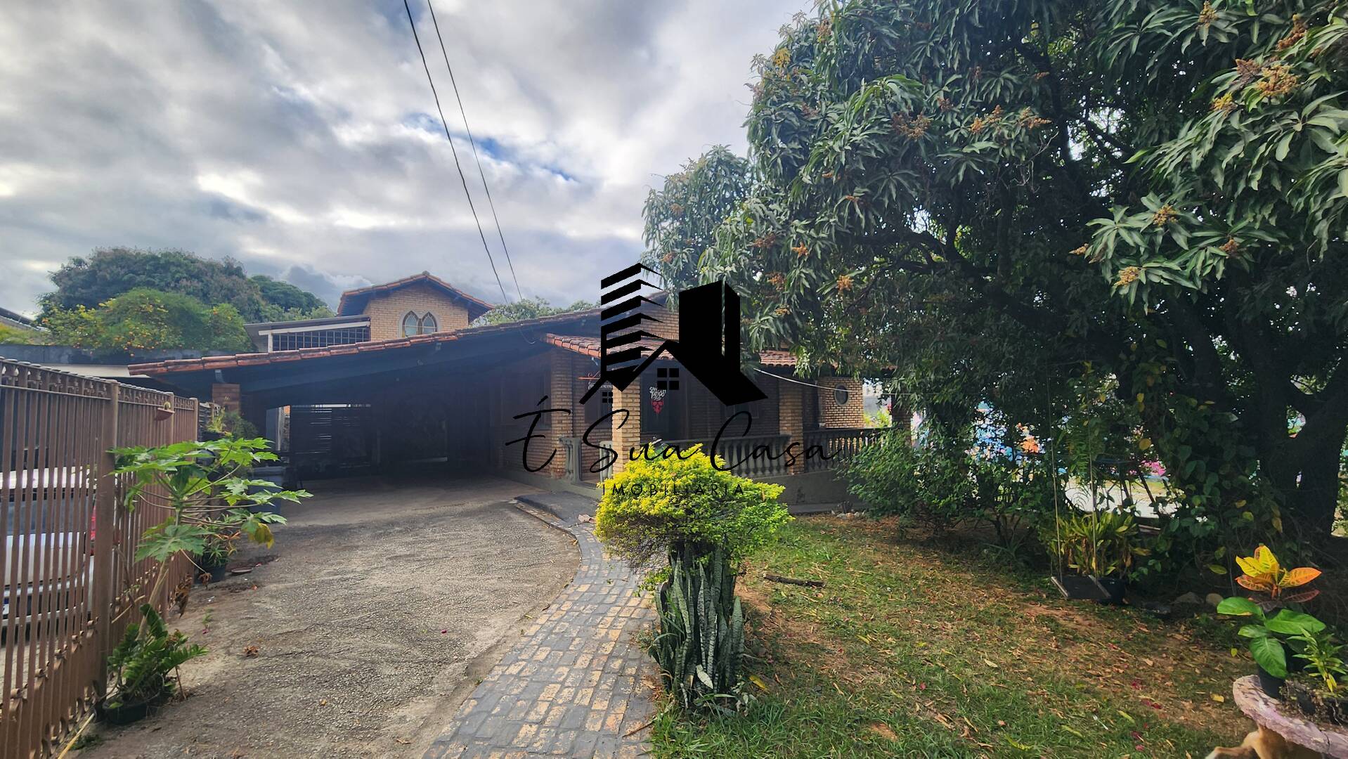 Casa à venda com 2 quartos, 2000m² - Foto 1