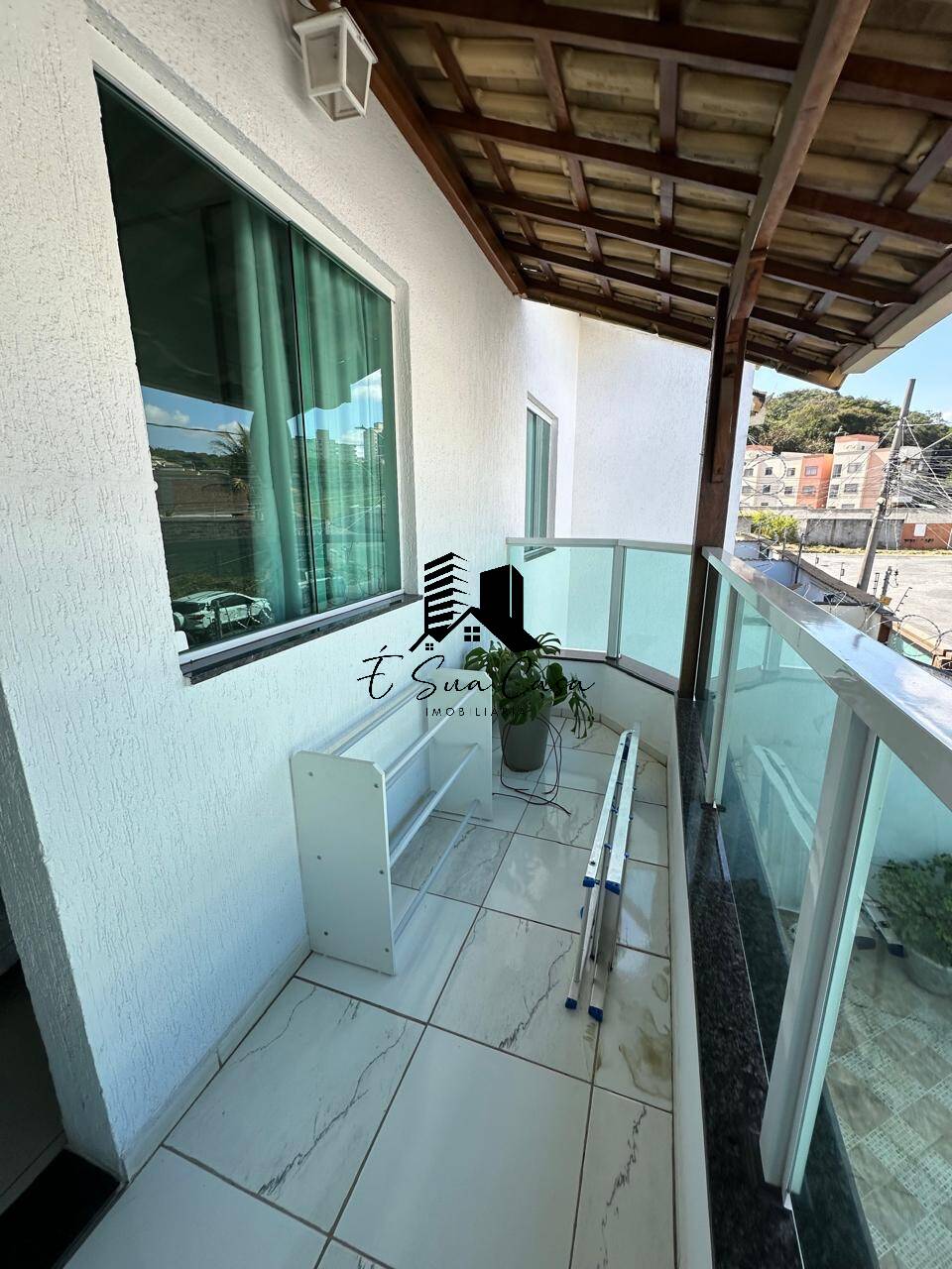 Casa à venda com 3 quartos, 141m² - Foto 2