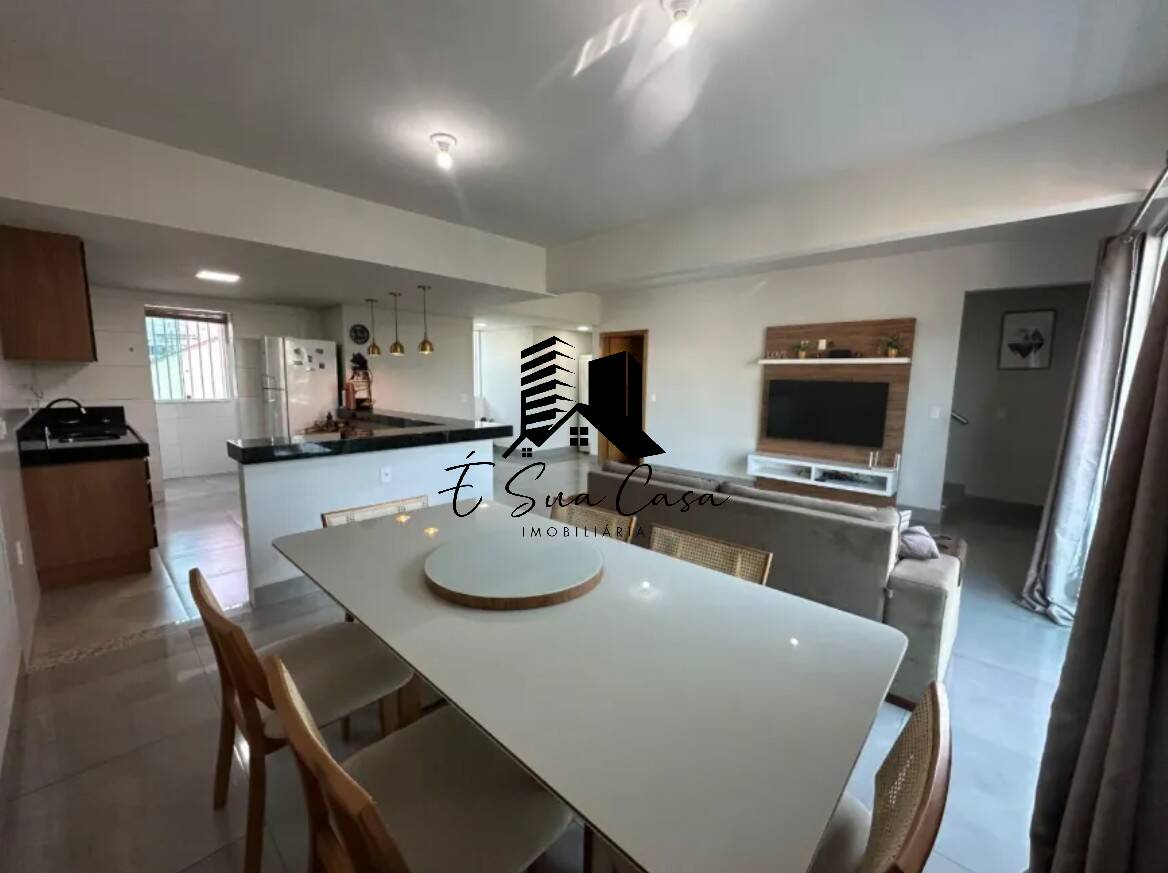 Casa à venda com 3 quartos, 196m² - Foto 2