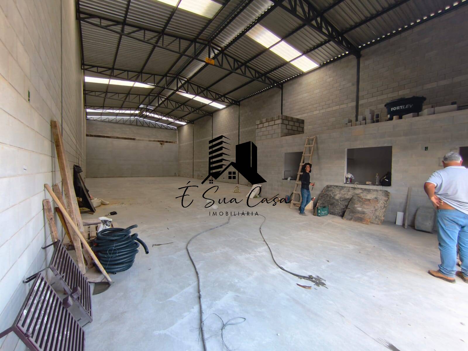 Depósito-Galpão-Armazém para alugar, 420m² - Foto 4