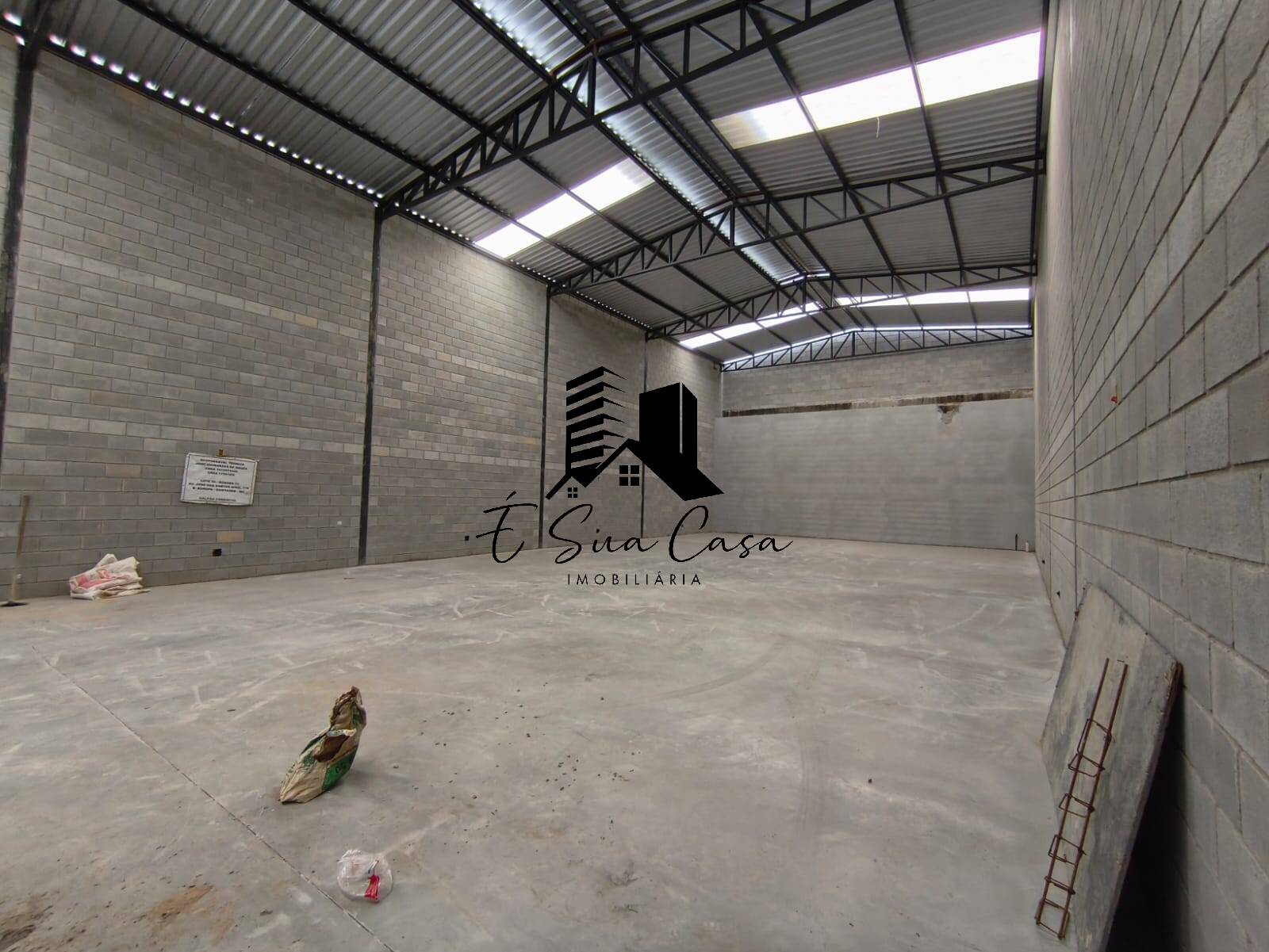Depósito-Galpão-Armazém para alugar, 420m² - Foto 1