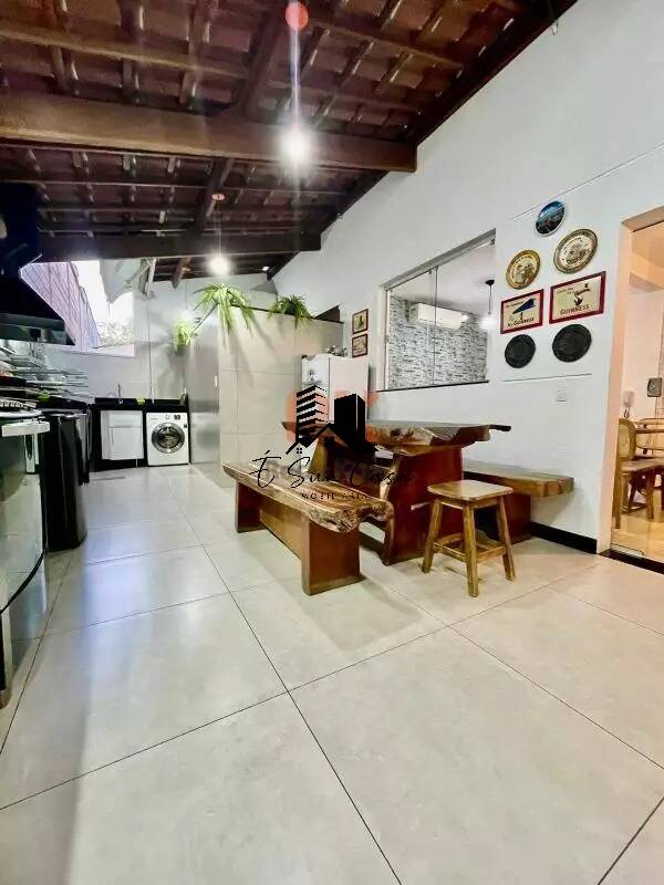 Casa à venda com 3 quartos, 132m² - Foto 2